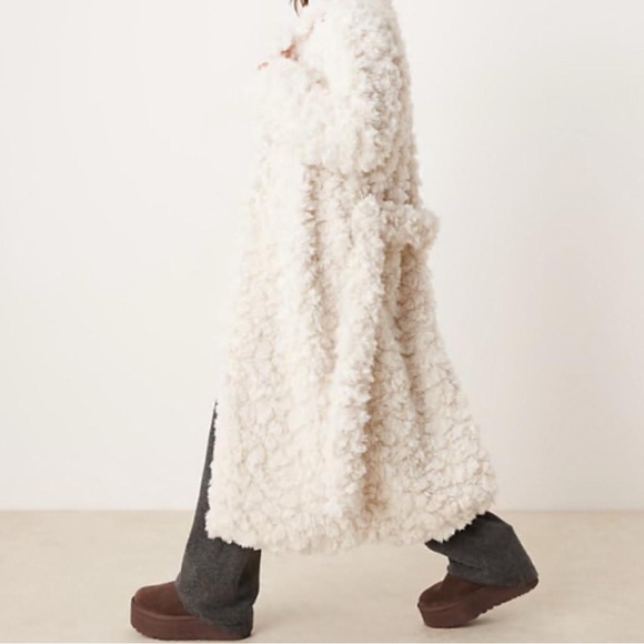 Glamorous Cream Teddy Jacket - Picture 1 of 6